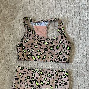 Fabletics- On the go - Medium impact bra/ discontinued color